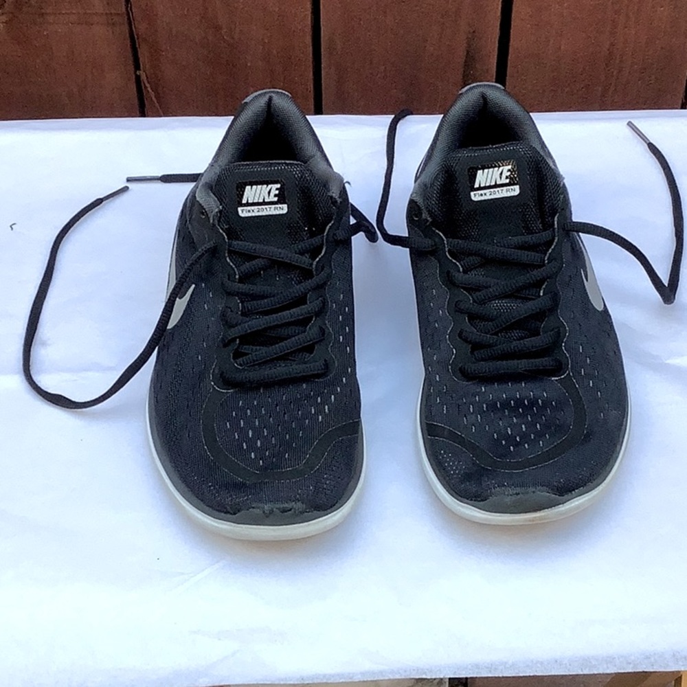 Boys shoes